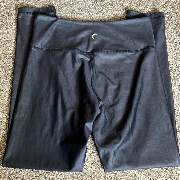 Zyia Black Metallic Leggings - Picture 3 of 3